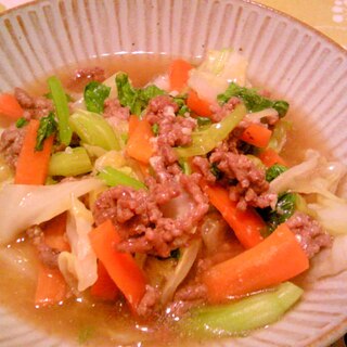 キャベツ・青梗菜・挽肉の塩麹・鶏がらスープ炒め
